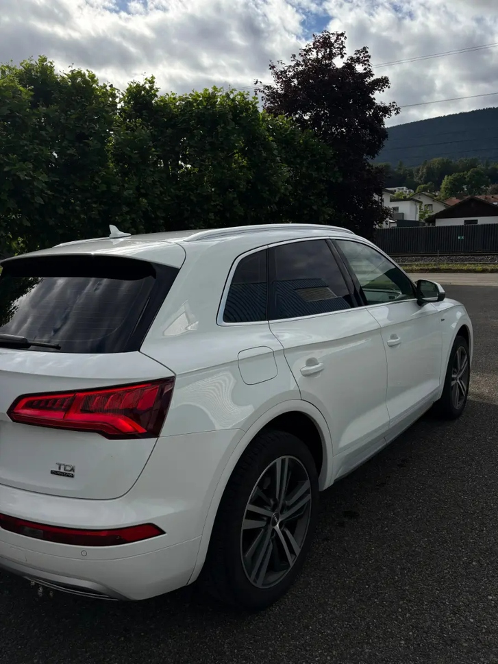 Audi Q5 2.0 TDI 190 quattro - Top Ausstattung Audi Audi Q5 2.0 TDI 190 quattro S-Tronic