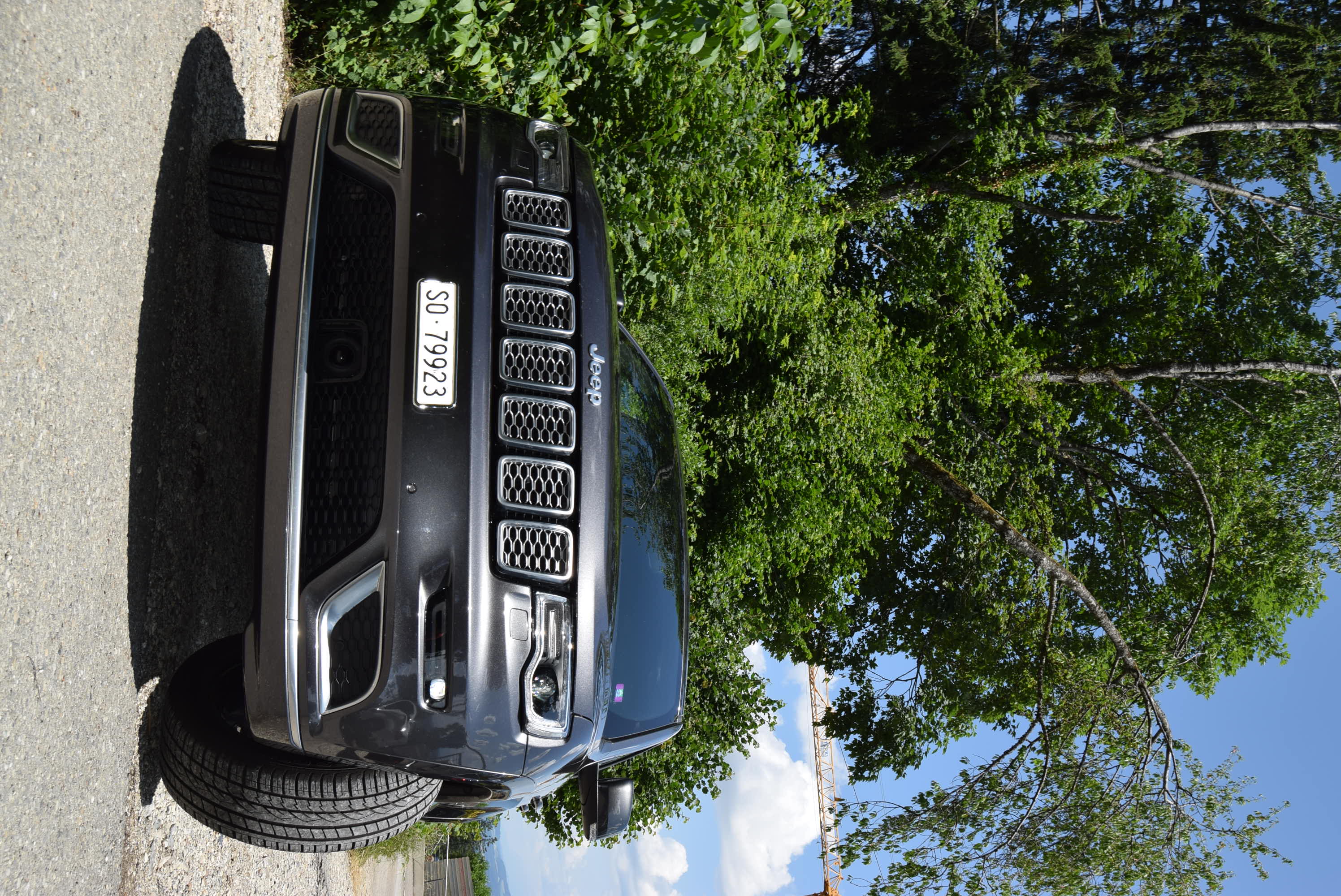 Jeep Grand Cherokee 5.7 V8 HEMI Summit Preis verhandelbar Jeep 3