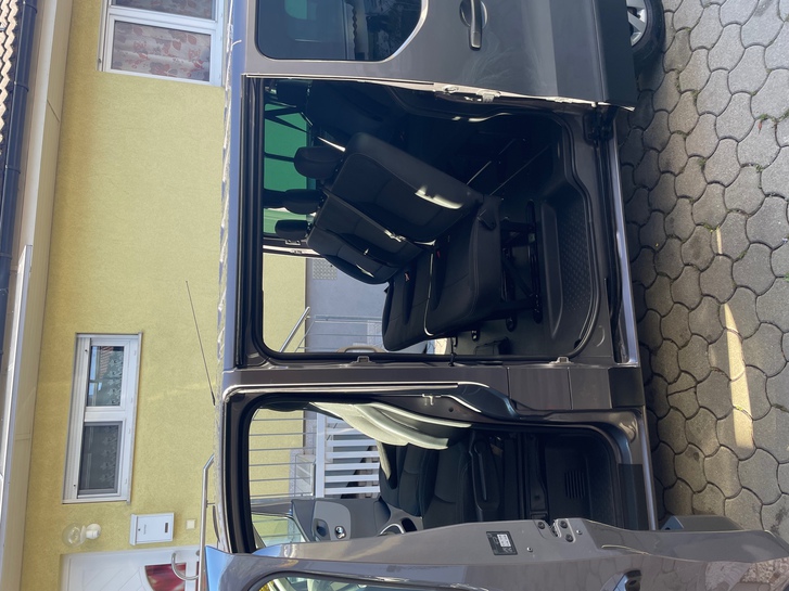 Renault Trafic Passenger/ Family Van Renault Trafic Passenger/ Family Van Renault 3